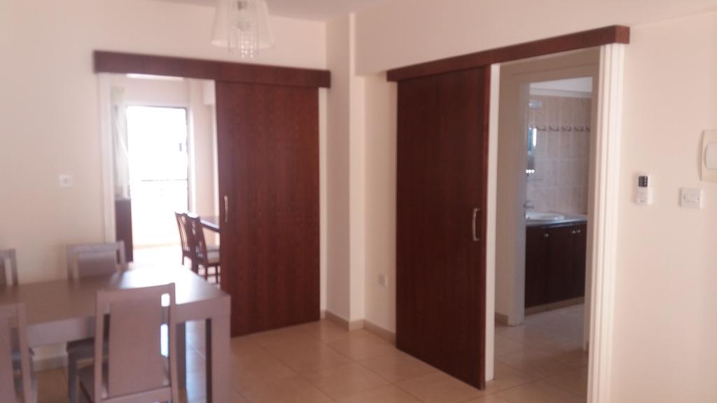 101 Mandritis Court Apartment Larnaca Exterior photo